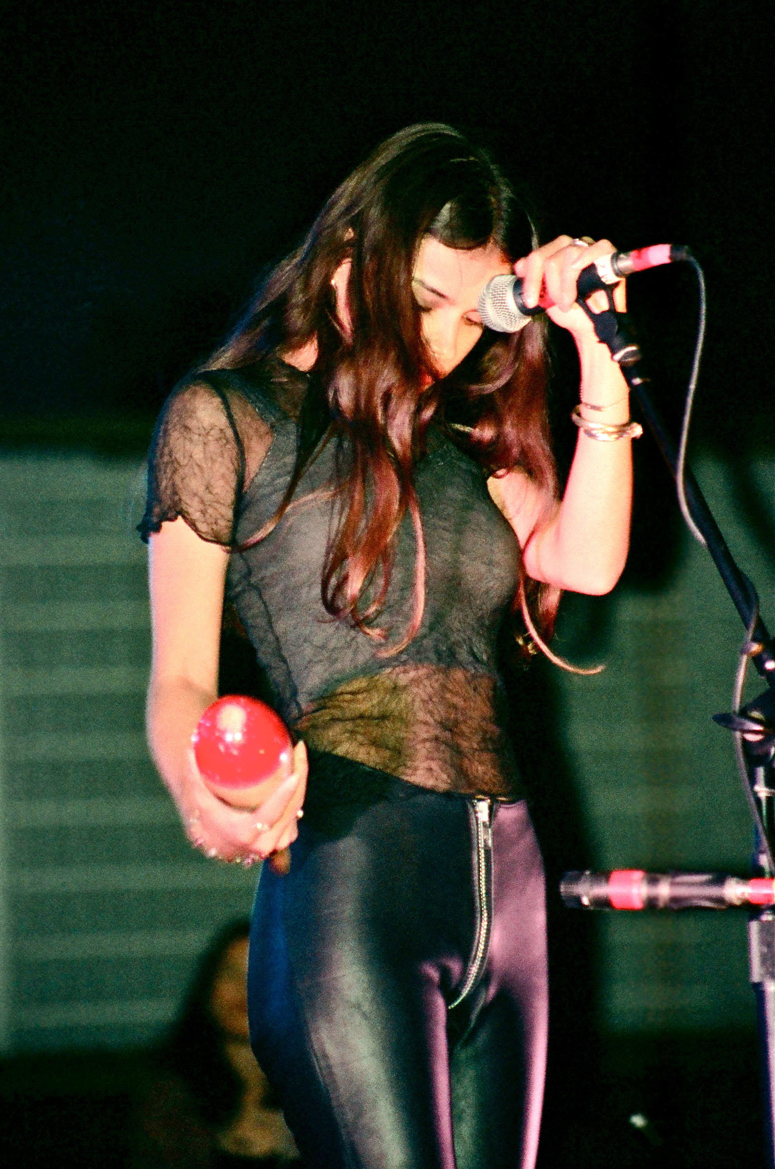 Hope Sandoval in 1996